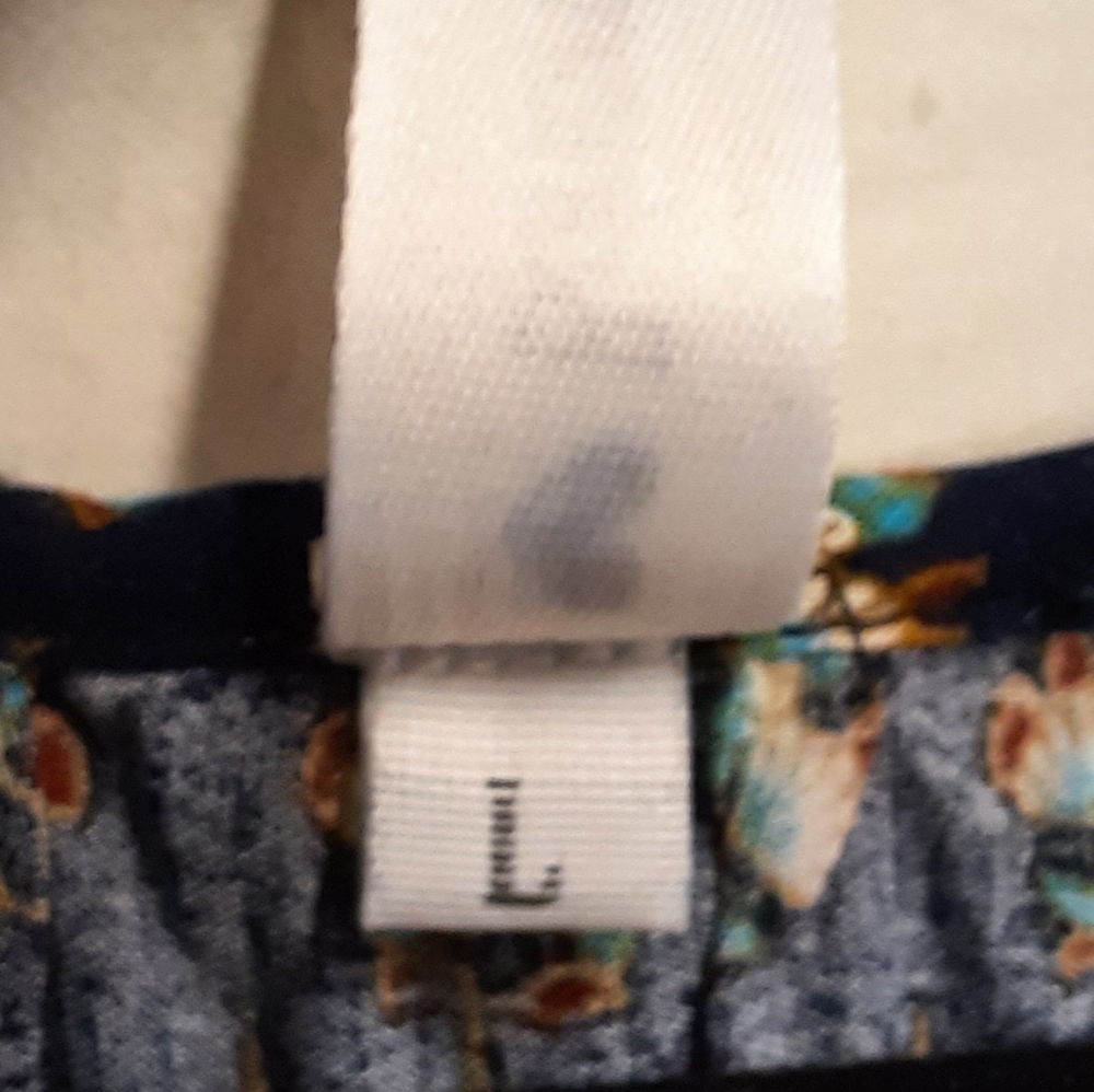 Dress - Picture 9 of 10